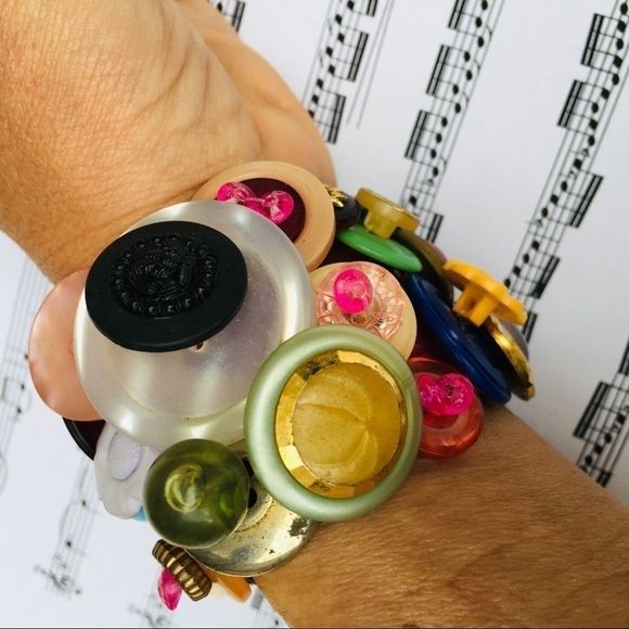 Vintage handmade button cuff bracelet one of a kind unique vintage buttons - Picture 16 of 16